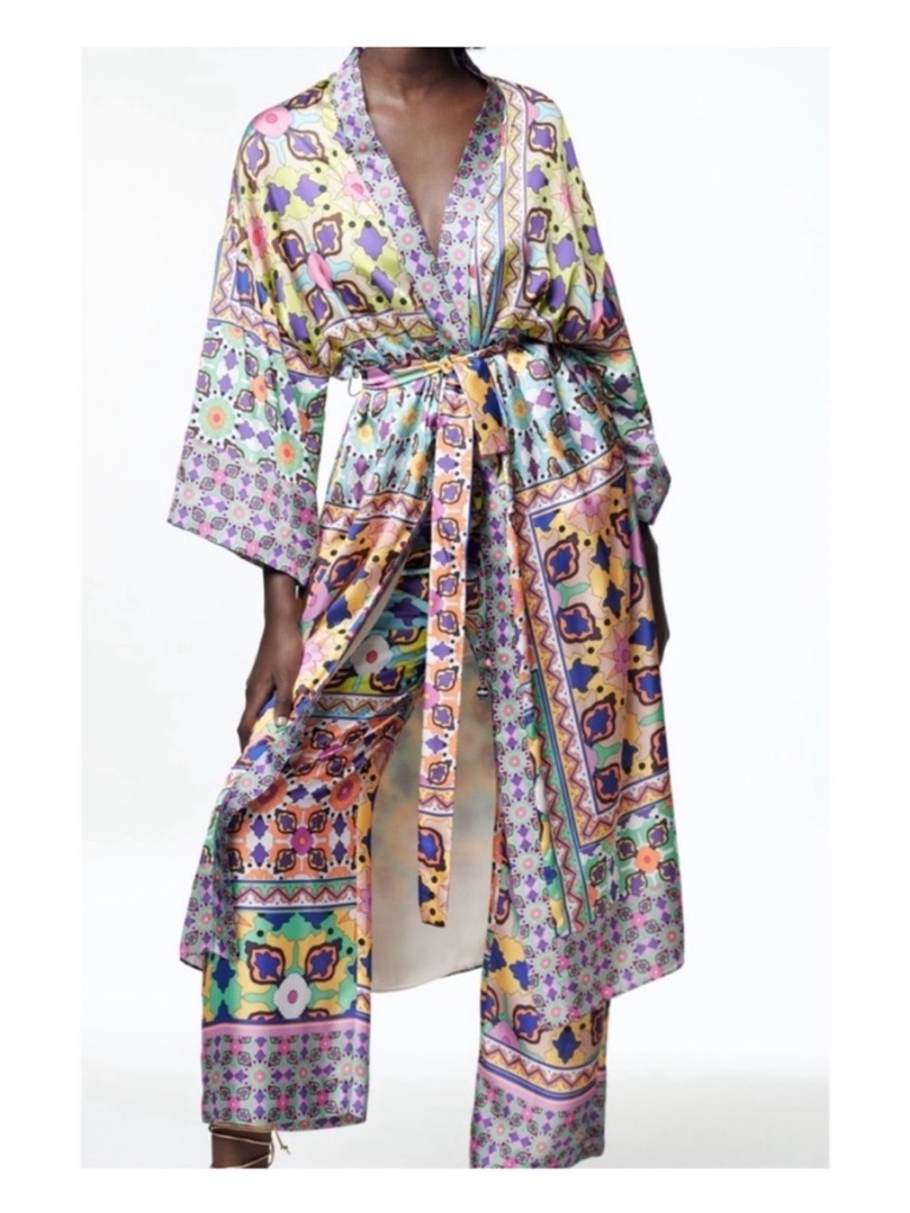 Zara Printed Kimono Robe with Belt - Picture 2 of 6